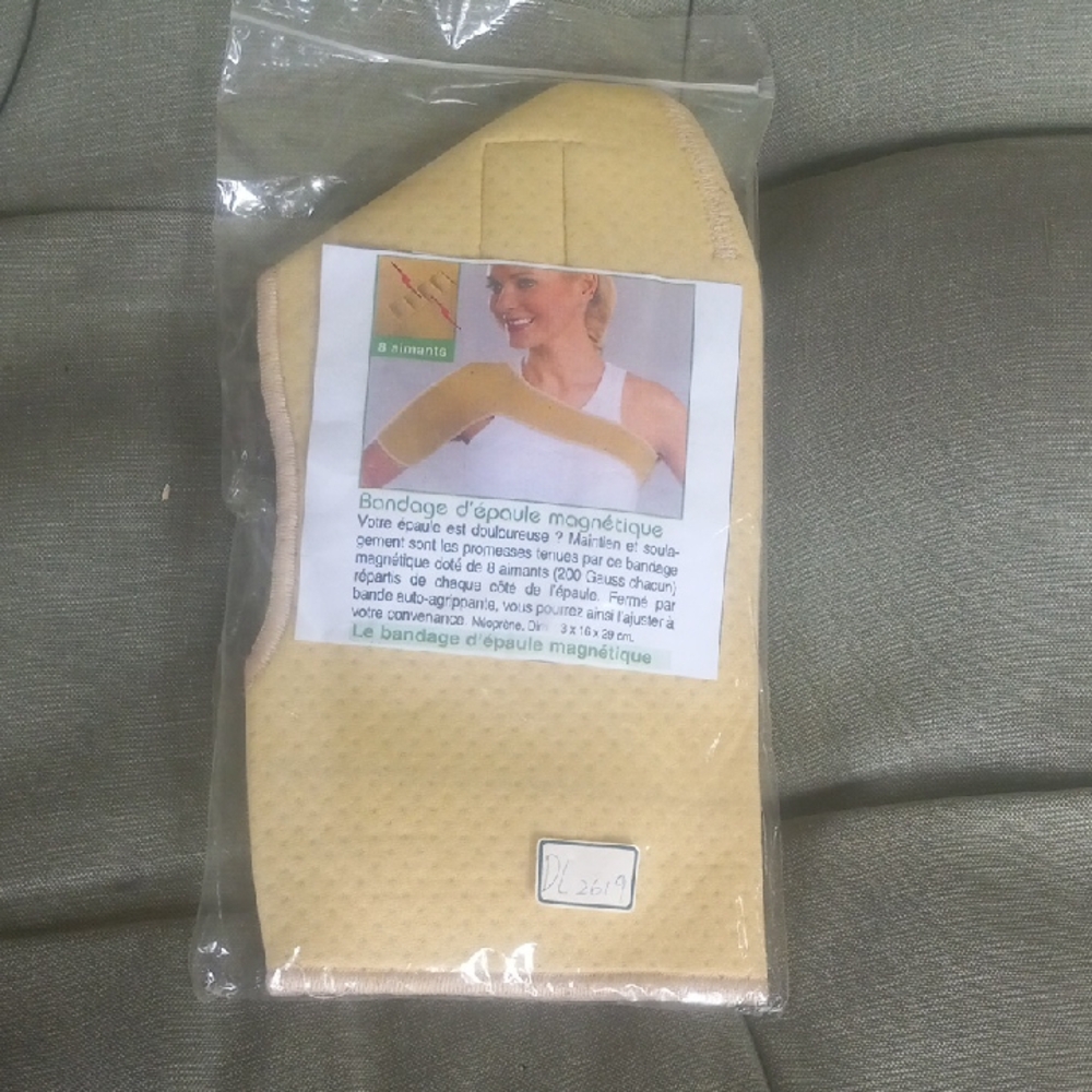 Magnetic Shoulder Bandage in Beige